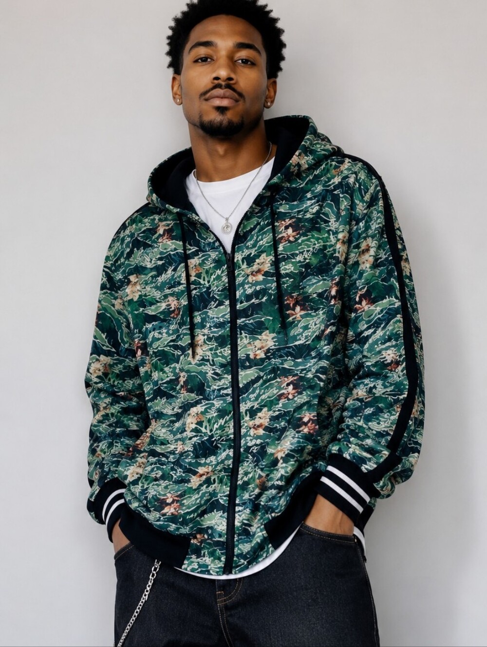 Akoo Green Camouflage-Pattern Hooded Zip  -up Jacket. XXL